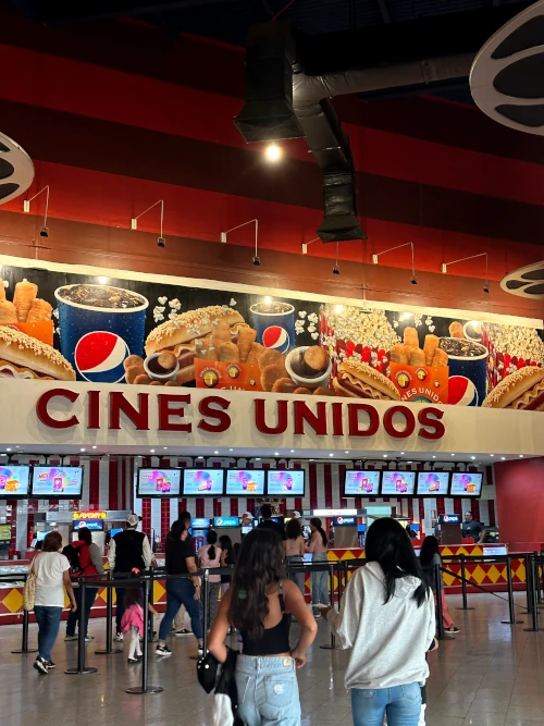 Caramelería de Cines Unidos en Metropolis Valencia